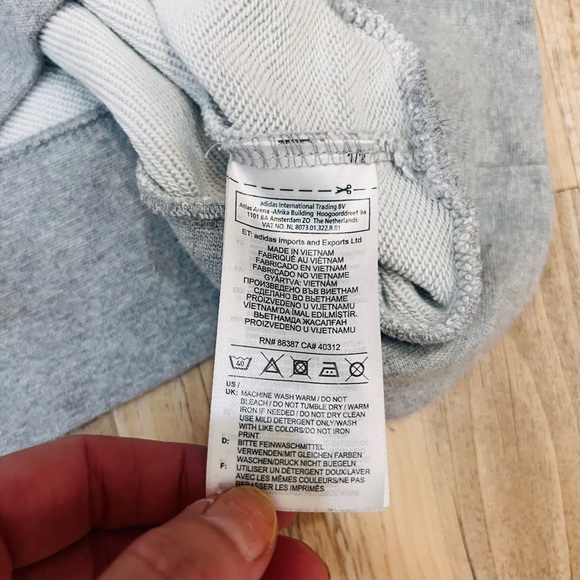 adidas Men's Lifestyle Essentials Linear Pullover Hoodie gray blue size small - Picture 3 of 5